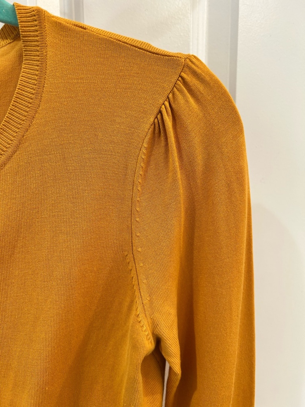 August Silk - Silk Blend Gathered Shoulder Cardigan Mustard Gold Button Down S - Picture 4 of 9